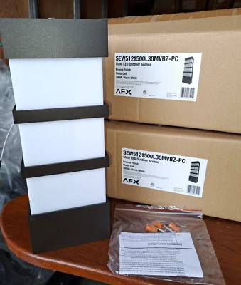 AFX SEW5121500L30MV 12 英寸 LED 户外壁灯,状态照明,青铜,19W — 第 1/4 张图片