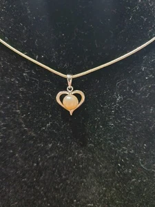 Simple Heart Pearl Necklace - Picture 1 of 1