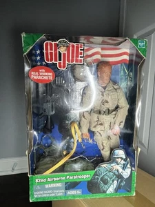 GI Joe 82nd Airborne Paratrooper w/ Working Parachute 1:6 Soldier Figur 2003 - Bild 1 von 23