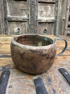 Taza de sopa antigua rara de madera tallada a mano del siglo XIX mango de metal - Imagen 1 de 7