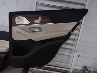Mercedes-Benz GLE350 2021 panel de moldura de puerta trasera lateral derecho negro beige 135A  Foto 1 de 4