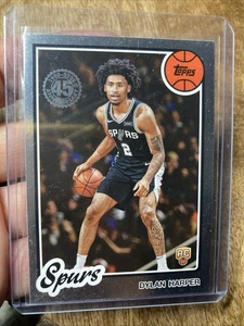 Baloncesto Topps 2025 Dylan Harper edición 45 aniversario (RC) #80BK-52 Spurs - Imagen 1 de 4