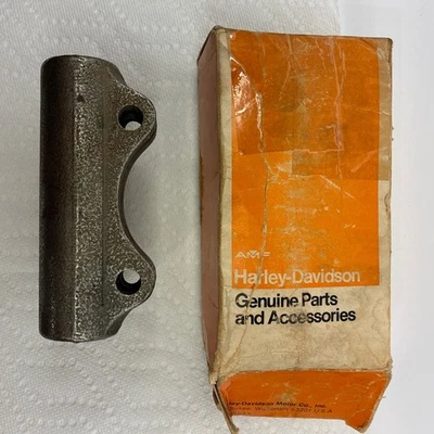 Suporte de guidão Harley Davidson Ironhead Sportster 900 1000 P/N 56104-73 - Imagem 1 de 4
