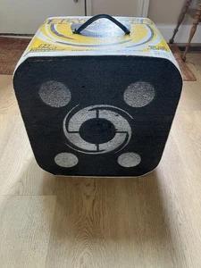 Black Hole 4-Sided 18" Archery Target Stops All Field Points & Broadheads - Picture 1 of 8