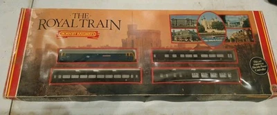 Hornby Railways The Royal Train Queen And Duke Of Edinburgh - INCOMPLETE - Image 1 of 4