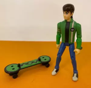 Bandai 2008 ☆ Ben 10 ☆ BEN TENNYSON with Skateboard - 9cm Action Figure - Picture 1 of 6