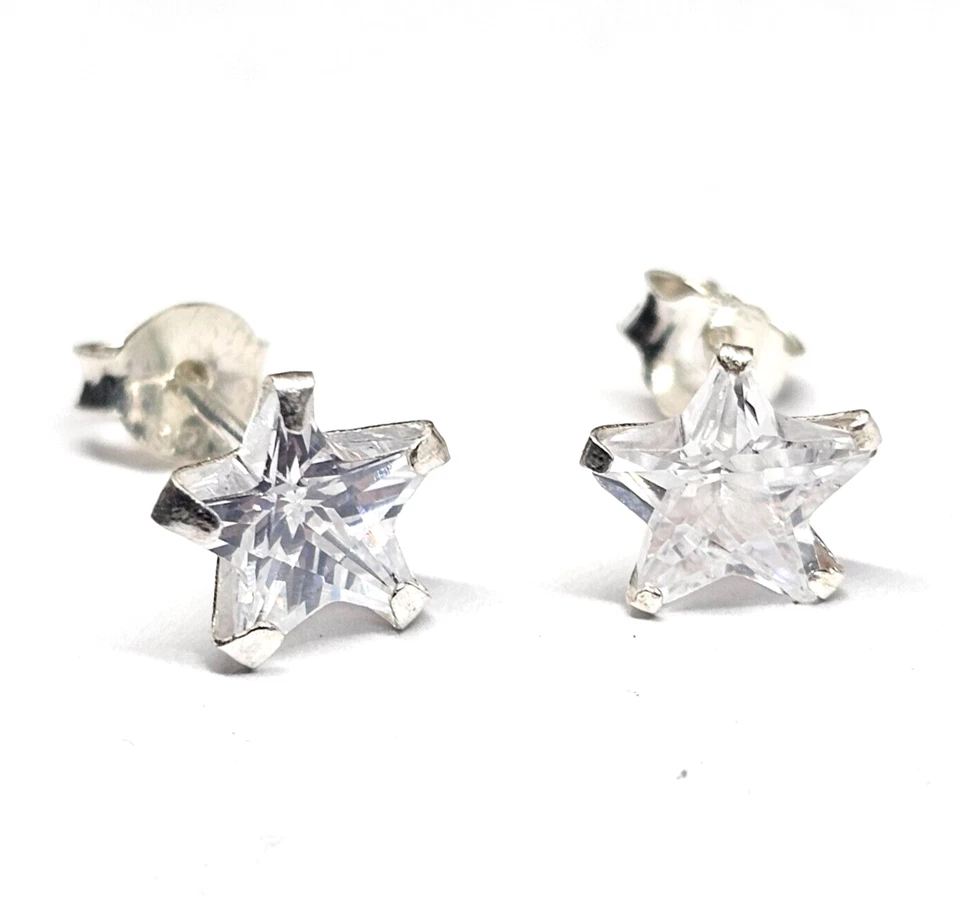 Stella Diamante Orecchini Paio Di 925 Argento Sterling Cristallo Borchie & Boxed - Immagine 1 di 4