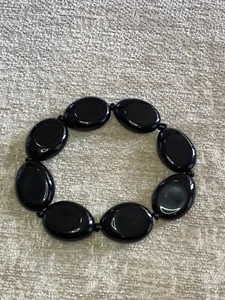 "Pulsera elástica de cuentas negras de plástico de 7"" vintage" - Imagen 1 de 3