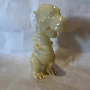 COJICA TYRANBO LEUCHTET IM DUNKELN KAIJU - Bild 1 von 6
