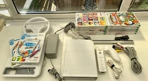 White Nintendo Wii Console with Controllers + Games Bundle ~ (Lot 3) - Picture 1 of 10