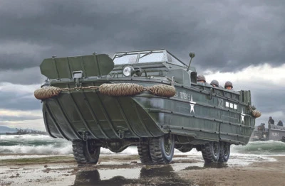 DUKW 2 1/2ton GMC Truck Amphibious Version D-Day 80th Anniversary 1:35 Kit - Immagine 1 di 4