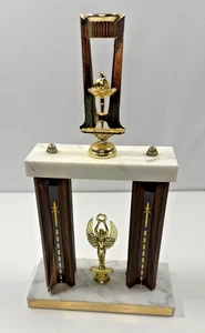 Angelpokal 1981, Marmorabschnitte. Metallfische.  wenige Kratzer.  24" groß. - Bild 1 von 6