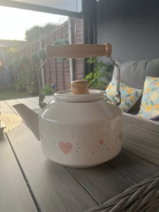 Vintage Forever Yours Lincoware Enamel Kettle 70s 80s Hearts Country - Picture 1 of 12