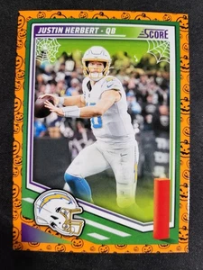  2025 Panini Score A Treat Justin Herbert Halloween Parallel #220 Chargers - Picture 1 of 2