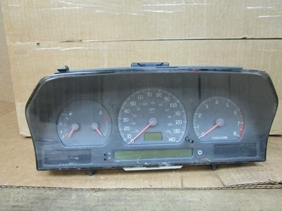 Cuadro de instrumentos velocímetro Volvo C70 99 00 millas desconocidas 1999 2000 9472521 Foto 1 de 4