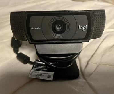 Logitech C920 HD Pro Webcam - Full HD 1080p, Dual Microphone & Stereo Audio - Image 1 of 2
