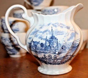 Vintage Johnson Brothers Tulip Time Blue Transferware Creamer - Picture 1 of 6
