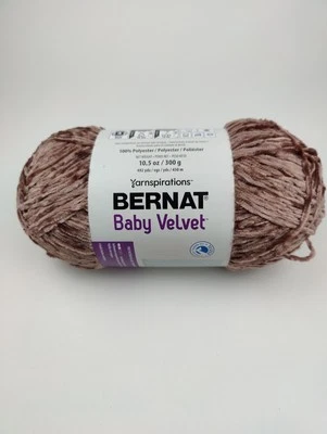 Fio de tricô e crochê Bernat Baby veludo chocolate 10,5 oz/300 gramas (A) - Imagem 1 de 3