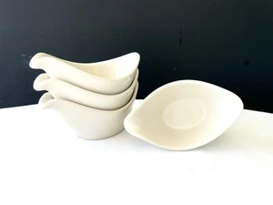 LOT of 4 VTG Ceramic Petite Gravy/Sauce Boats Off-white Mini - Picture 1 of 15