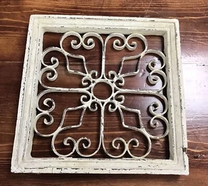 Dekorativer Wandbehang aus Metall   - Bild 1 von 3