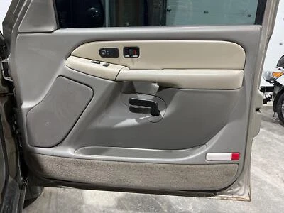 2000 - 2003 GMC Yukon Passenger RH Right Shale/Pewter-92I Front Door Trim Panel Foto 1 de 4