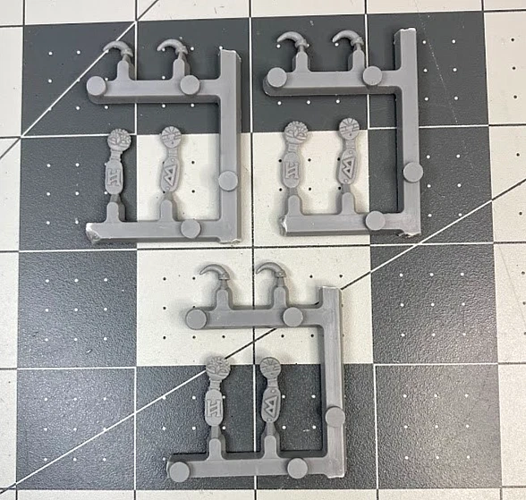 Warhammer DWARF HELM HORNS & RUNE Bits on Sprue x3 TOW dwarves AOS GW bitz BD25 - Image 1 of 1