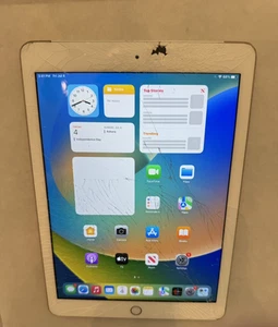Apple Ipad 5th Gen A1823 9.7" 32GB Gold (WIFI+Cellular) Unlocked FAIR - Picture 1 of 14