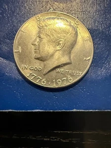 1776-1976 Kennedy Bicentennial Half Dollar Circulated Free Shipping! - Picture 1 of 2