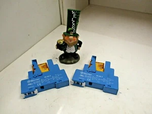 (2) FINDER 95.95.3 DIN-RAIL SCREW TERMINAL ( IN GOOD WORKING CONDITION ) - Picture 1 of 3