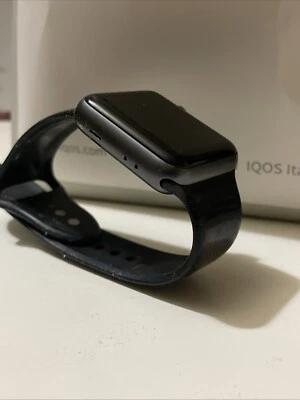Apple Watch Series 3 38mm Cassa Grigio Siderale in Alluminio, Cinturino in... - Immagine 1 di 4