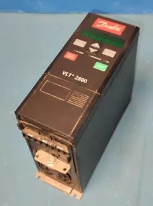 Danfoss VLT 2800 VLT2805PT4B20STR1DBF00A00C0 - Picture 1 of 7