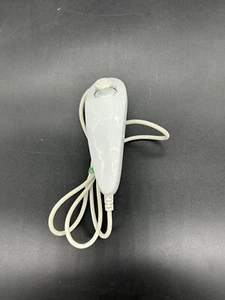 Genuine Official Nintendo Wii Nunchuck Controller White - Picture 1 of 7