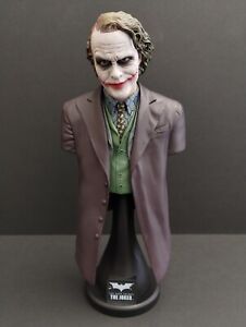 Hot Toys The Dark Knight The Joker Detailed 1/4 Scale Heath Ledger Bust Figure