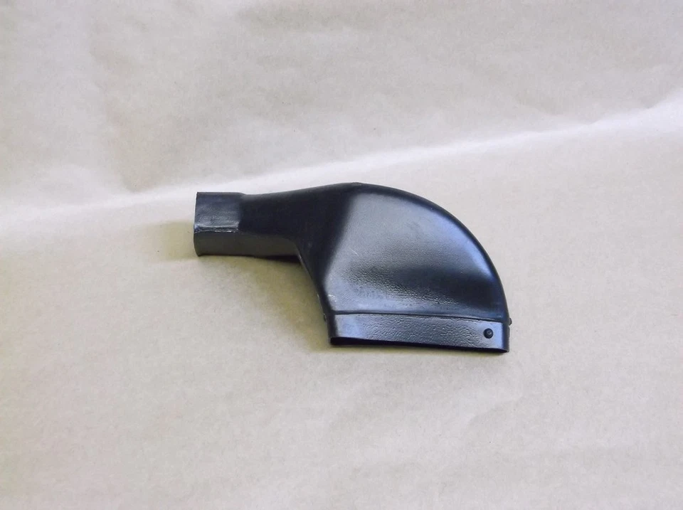 奥迪 A4 加热管 1996 - 1999 年(左) — 第 1/1 张图片