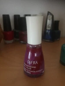 Kräftiger roter Nagellack - Bild 1 von 1
