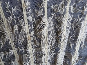 Brussels Point de Gaze needle lace fan wonderful detail silvered floral MOP - Picture 1 of 15