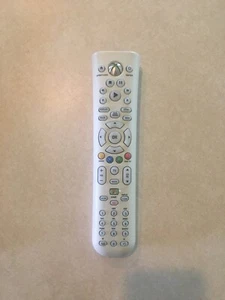 Xbox 360 Universal Media Remote (model X801979-002) - Picture 1 of 4