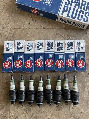 GM 5613516 Green Ring ACNITER R46SX Spark Plug Set/8 - Image 1 of 4