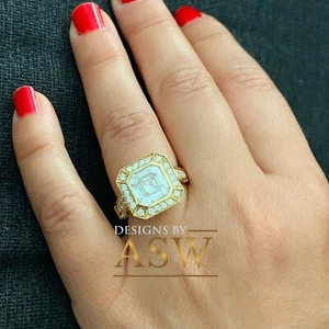 Anello di fidanzamento oro giallo 14 kt taglio Asscher moissanite e diamanti naturali 4,60 - Foto 1 di 8