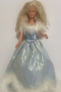 Barbie Princess Blue Gown Feathered Lining 1976 Pink Earrings Bendable Legs - Picture 1 of 14
