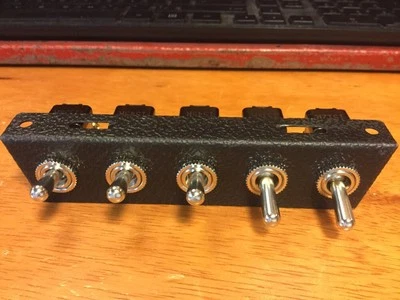 Panel de interruptores Peterbilt Freightliner Mack Western Star Kenworth International 25A Foto 1 de 4