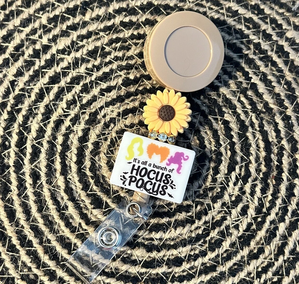 Carrete de insignia de Halloween/soporte de identificación/insignia retráctil/insignia de enfermera/soporte de insignia/ Foto 1 de 1