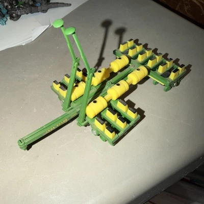 Ertl 1:64 John Deere Model 7200 12 Row Planter #576. - Image 1 of 4