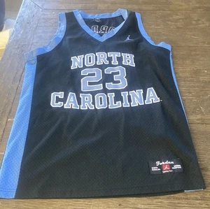 Camiseta deportiva de baloncesto Michael Jordan North Carolina Tar Heels NCAA talla mediana - Imagen 1 de 4