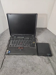 Solo ricambi/riparazione - non testato - laptop vintage IBM Thinkpad 770 tipo 9549 - Foto 1 di 9