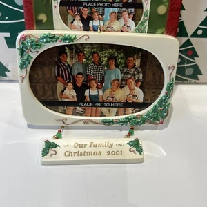2001 Vintage Family Photo Holder Christmas Hallmark Keepsake Ornament New In Box - Picture 1 of 11