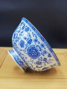 Tazón de diseño de loto chino Qing qianlong azul y blanco de porcelana con bordes dorados - Imagen 1 de 8