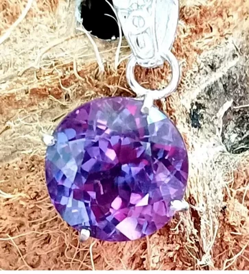 25+ Ct Bellissimo Cambio Colore Alessandrite Tedesco Argento Solitario... - Immagine 1 di 4