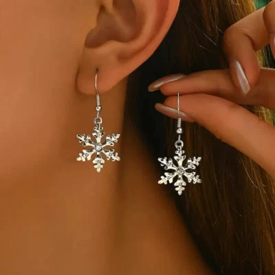 Silvery Fashion Snowflake Drop Dangle Earrings Jewelry Women Holiday Gift New - Image 1 of 4