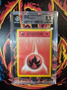 Pokemon Karte Feuer Energie 107/111 Neo Genesis  1. Edition Holo BGS 8,5 NM - MT - Bild 1 von 2